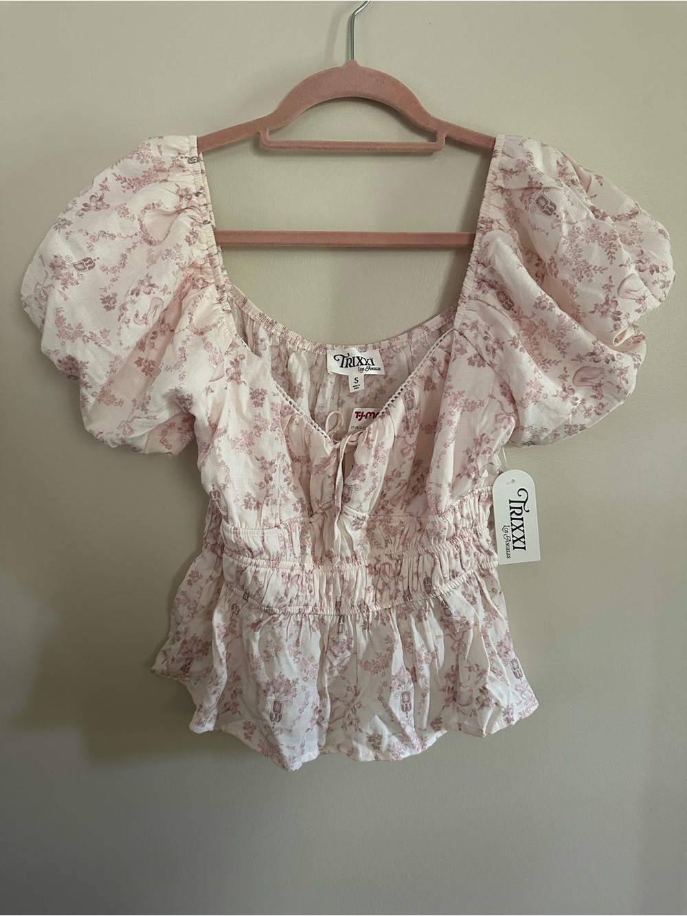 Trixxi Cream Blush Floral Puff-Sleeve Peplum Top